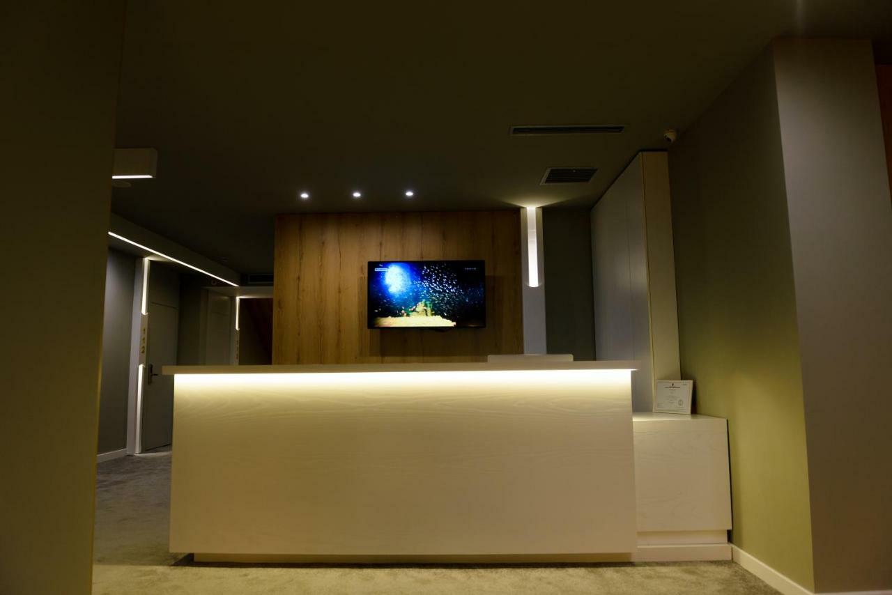 Hotel One Влёра Экстерьер фото