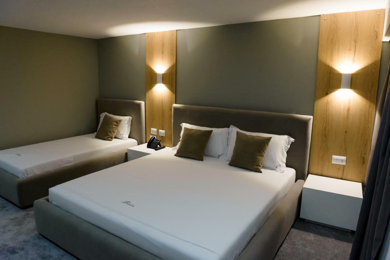 Hotel One Влёра Экстерьер фото